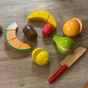 Wooden Melissa & Doug fruit set with velcro